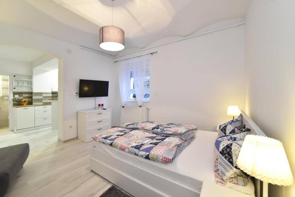 Apartamento Petit Main Square Zagreb Exterior foto